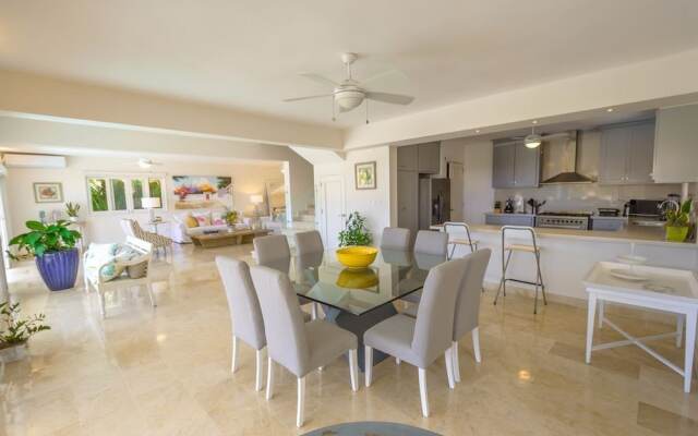 Private Villa with Pool and Golf Cart