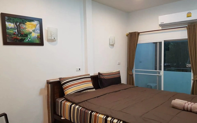 Home Hug Pak Sabai