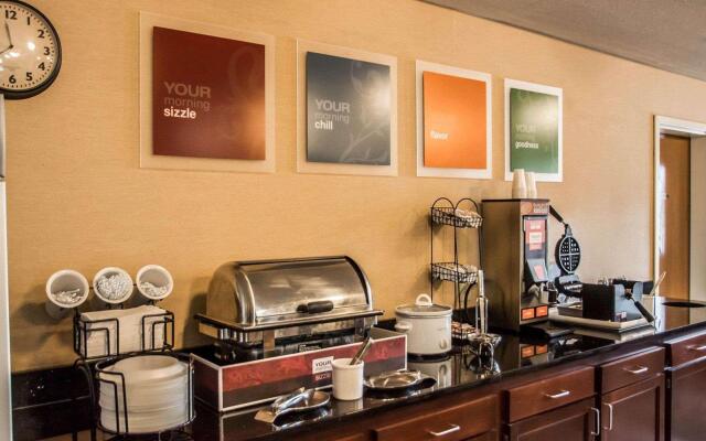Comfort Inn & Suites Cincinnati Eastgate