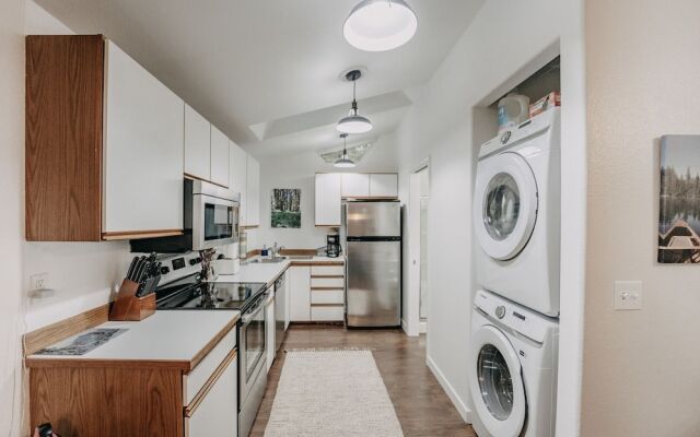 Glacier Springs – Cabin #16 - 1Br Cabin