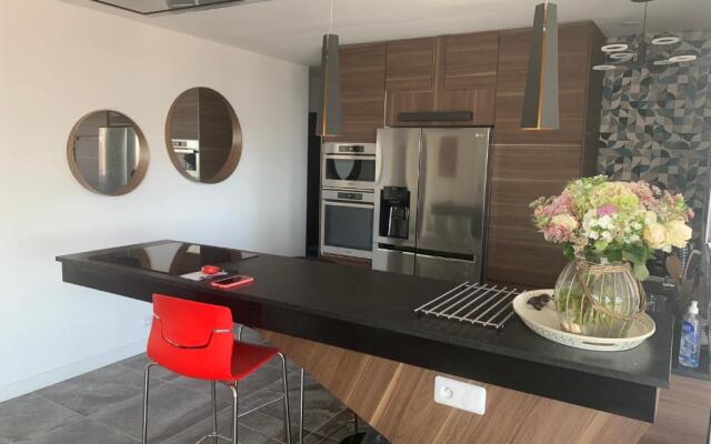 VILLA PERLA SAINT-TROPEZ CAVALAIRE-SUR-MER, 3-5 chambres, vue mer, piscine chauffée