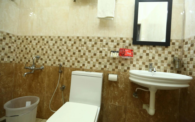 OYO Rooms Vadapalani AVM Studio