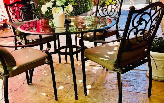 Red House Family Hotel