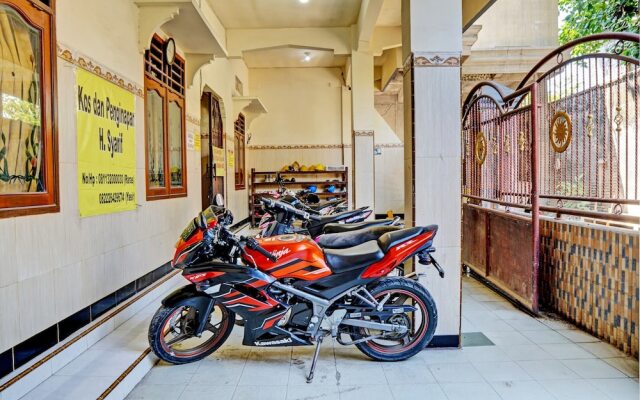 OYO 93107 Homestay H Syarif Syariah – Bandar Gresik