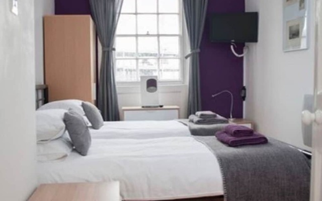 Lovely Holiday Home in Gloucester Near Waterways Museum