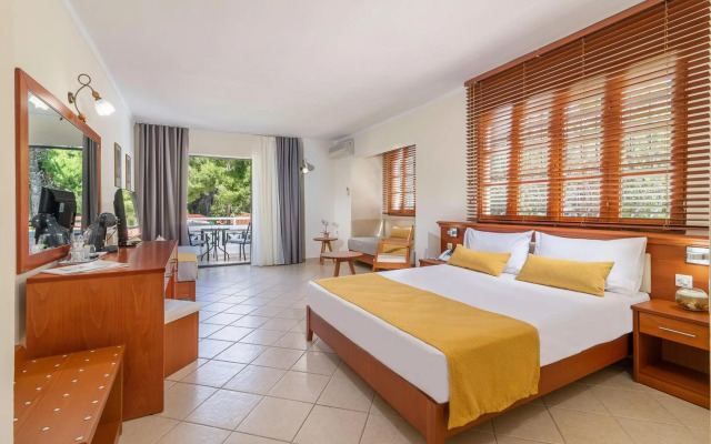 Porfi Beach Hotel