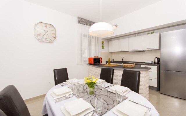 House Ruzmarin