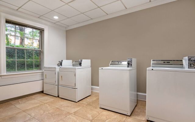 Hampton Inn & Suites Stamford