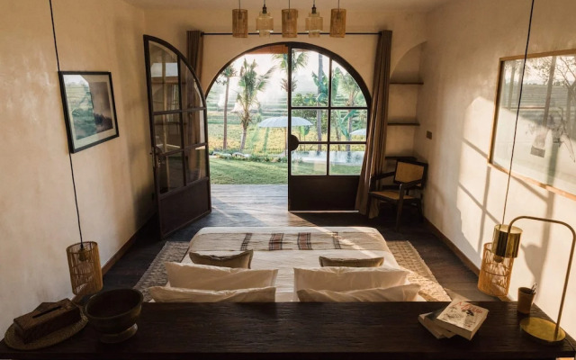 Majestic Private Villa 6 Br Canggu With Staff