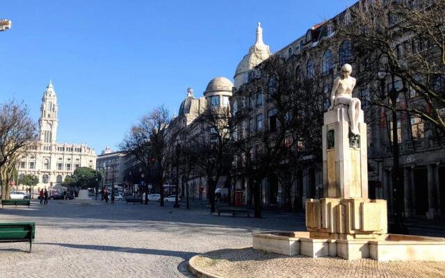 HOMEinTOWN Camoes - Downtown Elegant Studio AC & WIFI