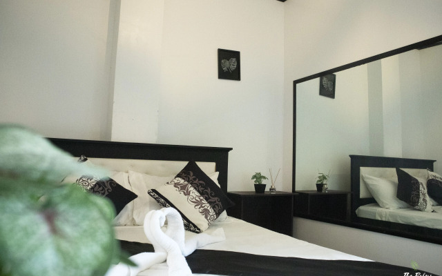 The Palms Resort & Bar