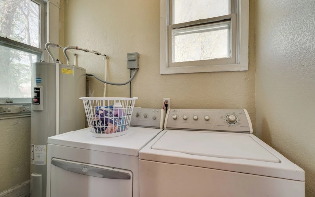 Springfield Home < 1/2 Mi to Commercial Street!