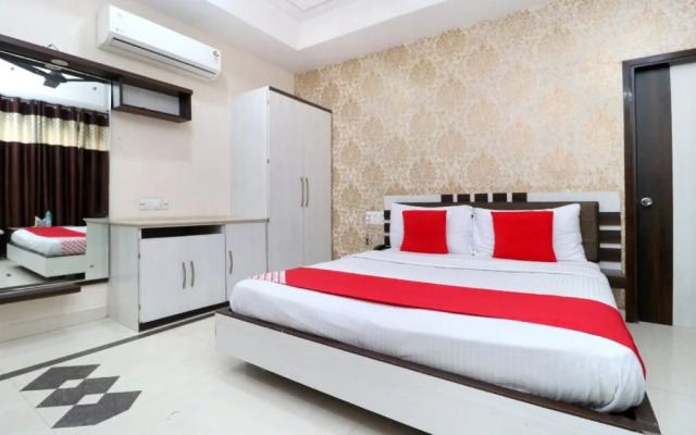 Hotel C M Plaza By OYO Rooms