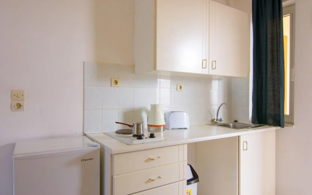 Hiona Apartments
