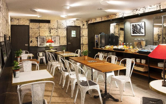 Hôtel Espace Champerret