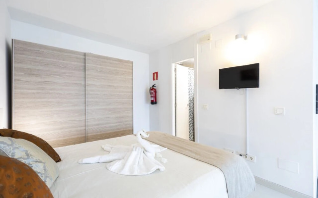 Apartments San Chinarro