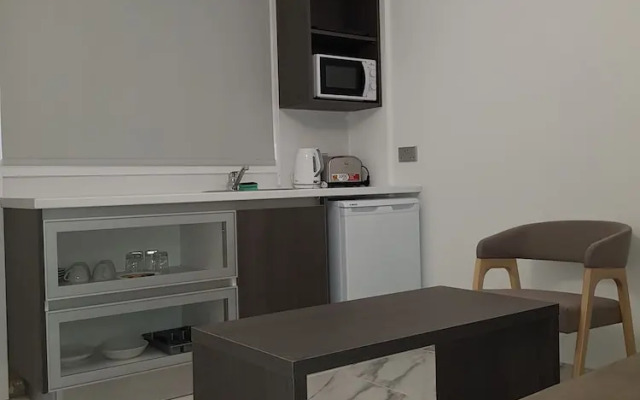 Les Palmiers Petrou Apartments