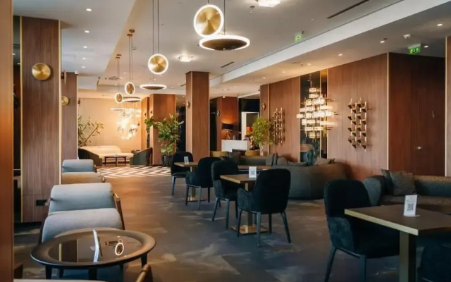 Sky Airport Hotel