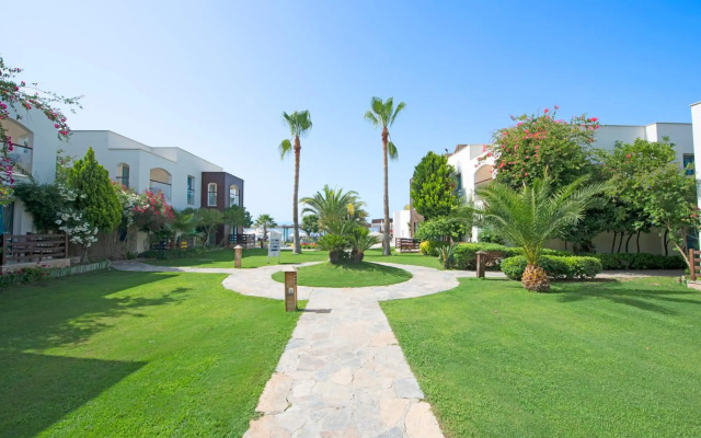 Costa Luvi Hotel