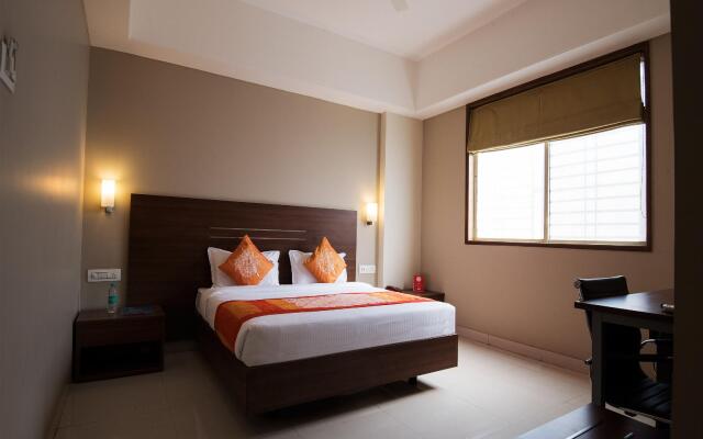 OYO 9989 Hotel Classic Executive