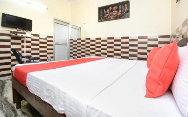 OYO 26919 Hotel New Golden