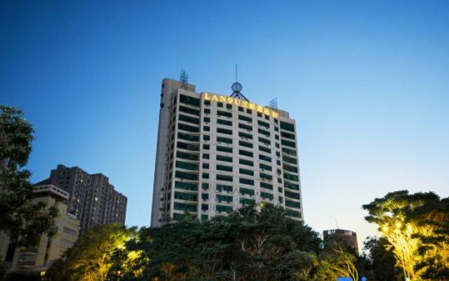 LANOU Hotel (Korla Jindu Square)