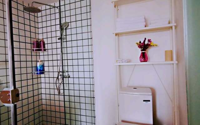 Changjiang Dong Rusian Street Apartment