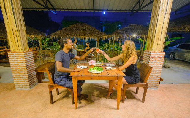 Panisara Pool Villa Huahin