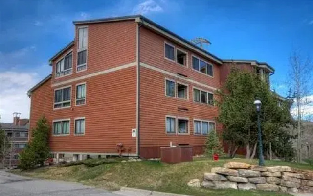 Ski Hill by Pinnacle Lodging