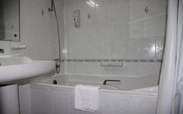 Abu Dhabi Plaza Hotel Apartments