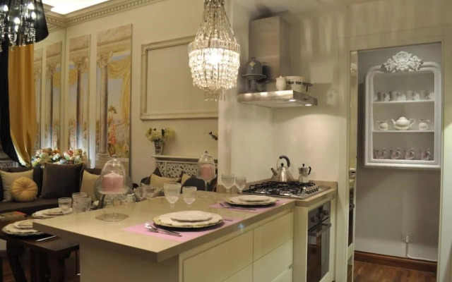 Luxury Navona Apartments by Flatinrome