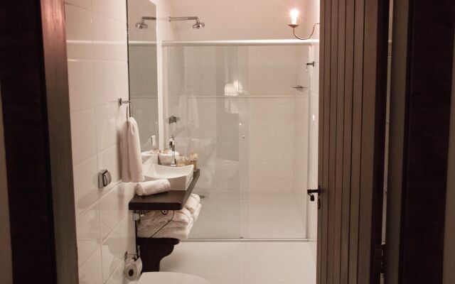 Alma Hotel