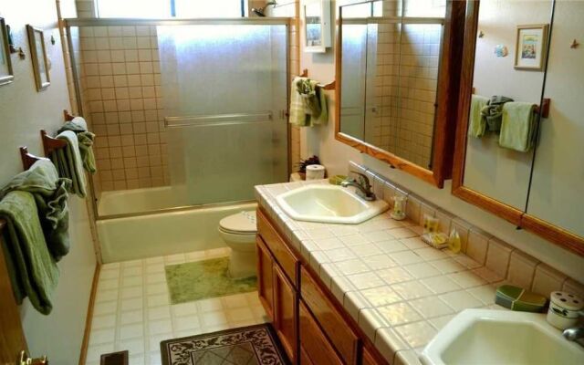 1664 Venice - 4 Br Home