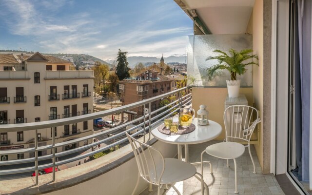 Stylish 2 Bd Apartm Perfectly Located & Parking Amira