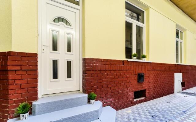 ORANGEHOMES Klauzal apartments