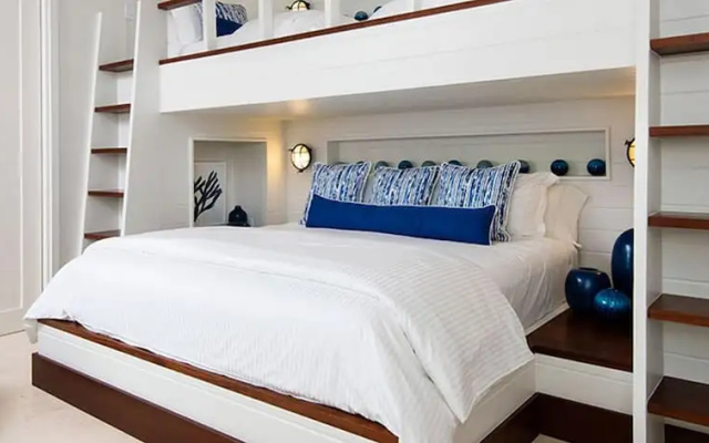 Villa Hawksbill