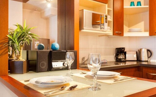 Plaza Suites Apartments