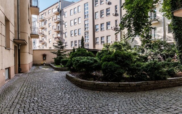 Studio Czerwonego Krzyza 4