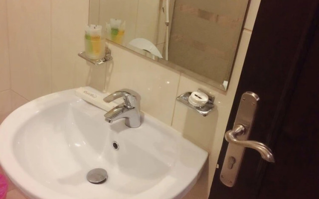 Delmon Hotel Suites