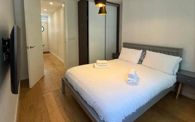 Central London Apartment With 2 Bedrooms -sleeps 6
