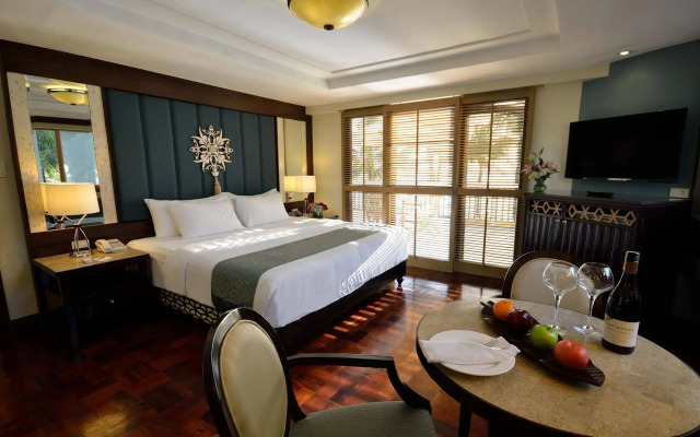 Emerald Island Hotel