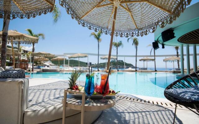 Folie Marine Beach Hotel & Club