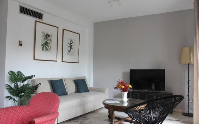 Casa Puerta de Santa Cruz