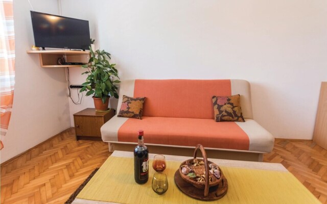 Awesome Home in Bacina With Wifi and 2 Bedrooms