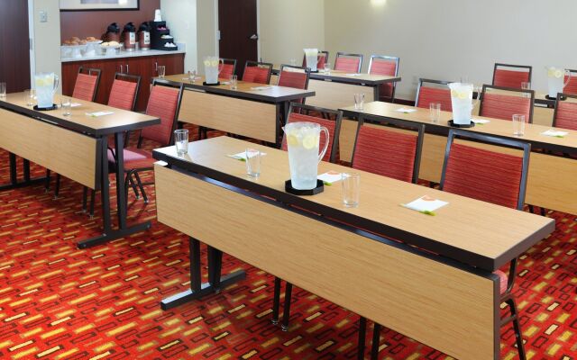 Courtyard by Marriott Houston Hobby Airport