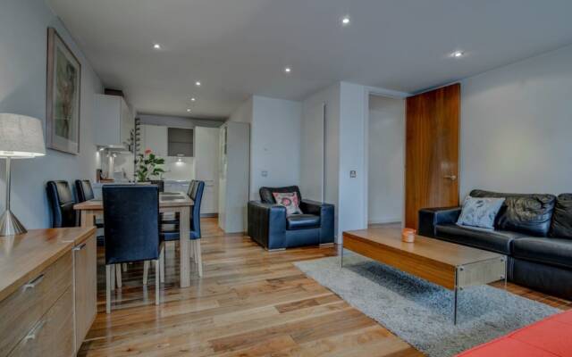 Stunning, Huge and Elegant apt for 6 in Manchester