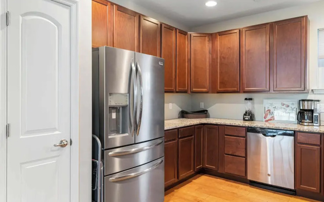 Grande Getaway Walking Distance to the Beach