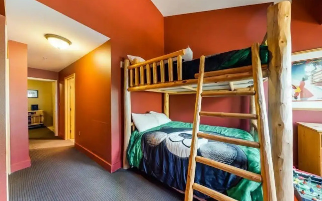 Luxury 3 Bedroom Mountain Condo in River Run Village with Beautiful Mountain Views and Walking Distance to Ski