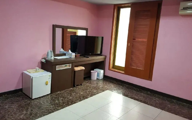 Geoje Boomerang Motel