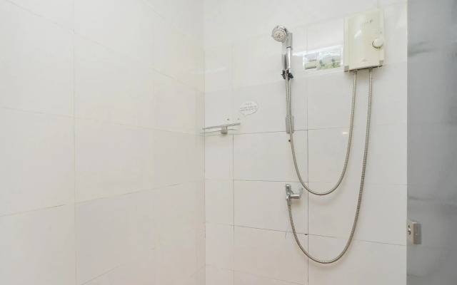 RedDoorz Hostel near Farrer Park MRT